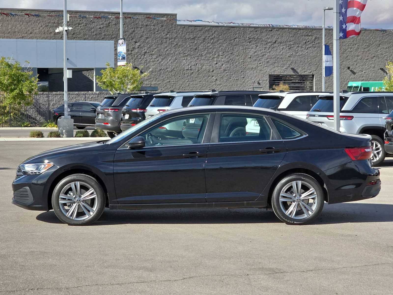 Used 2024 Volkswagen Jetta SE image 6