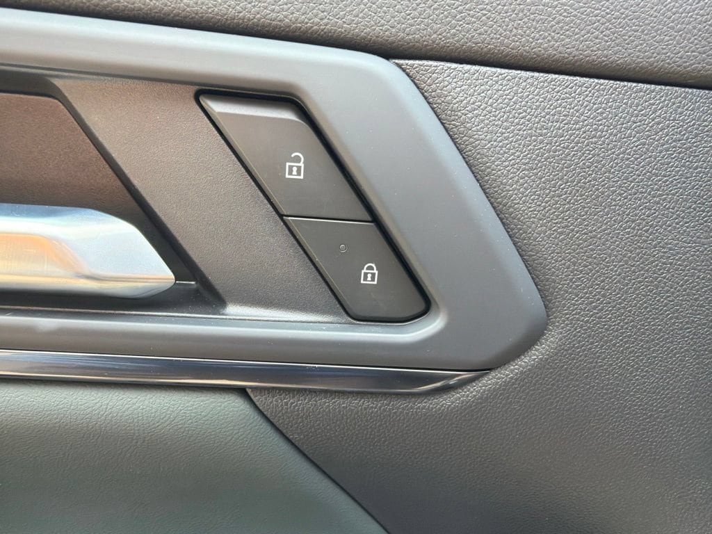 New 2026 GMC Terrain AT4 w/ Technology Package II AWD/4WD image 13