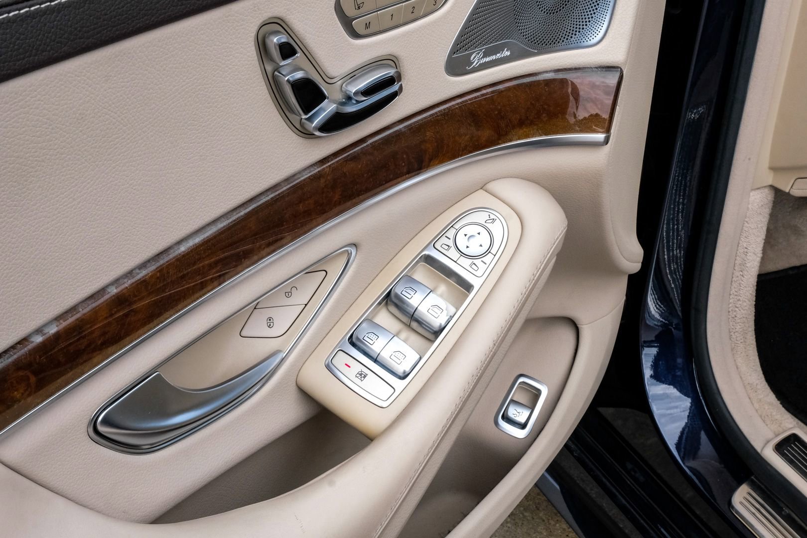 Used 2015 Mercedes-Benz S 550 Sedan w/ Sport Package image 43