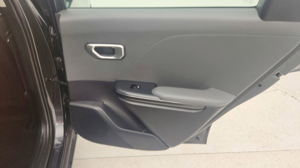 Used 2025 Kia K4 FWD image 32