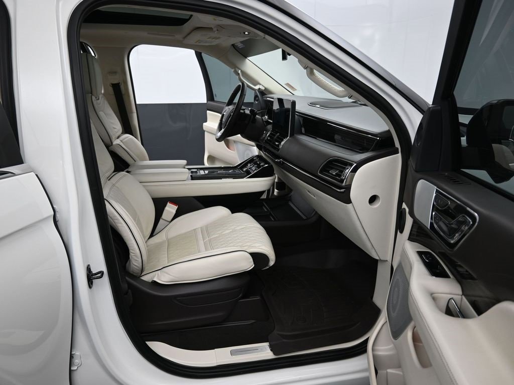 Used 2024 Lincoln Navigator L Black Label image 18