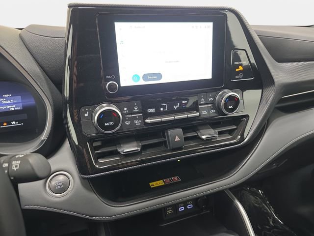 Certified 2025 Toyota Highlander XSE AWD/4WD image 17