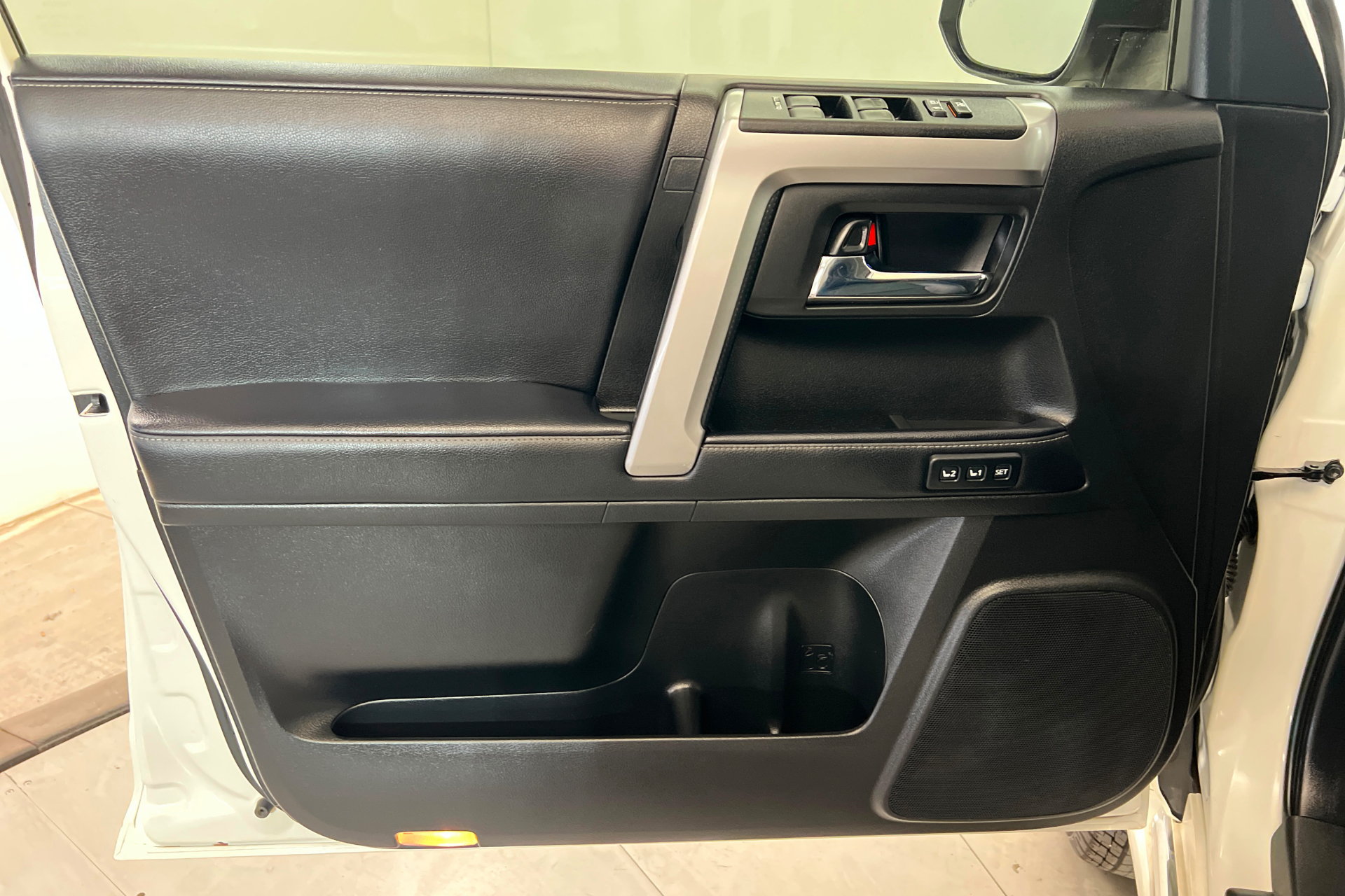 Used 2023 Toyota 4Runner Limited AWD/4WD image 15