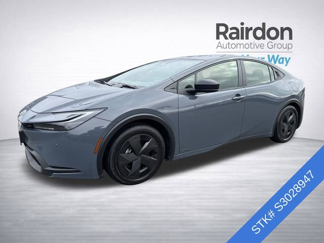 Used 2025 Toyota Prius LE image 3