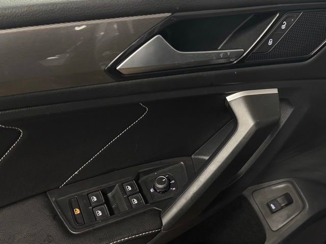 Used 2024 Volkswagen Tiguan SE image 12