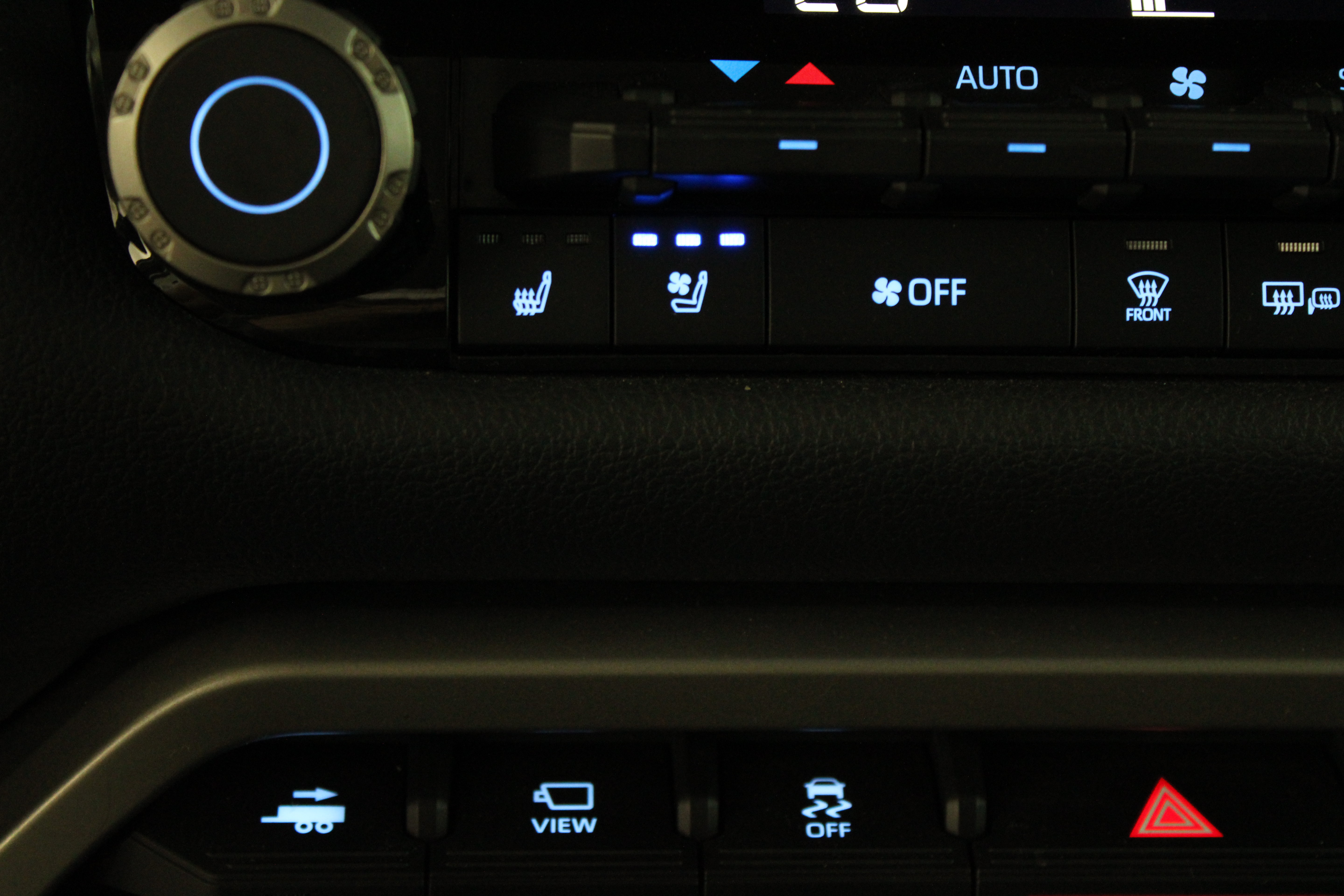 Used 2024 Toyota Tundra Limited AWD/4WD image 22