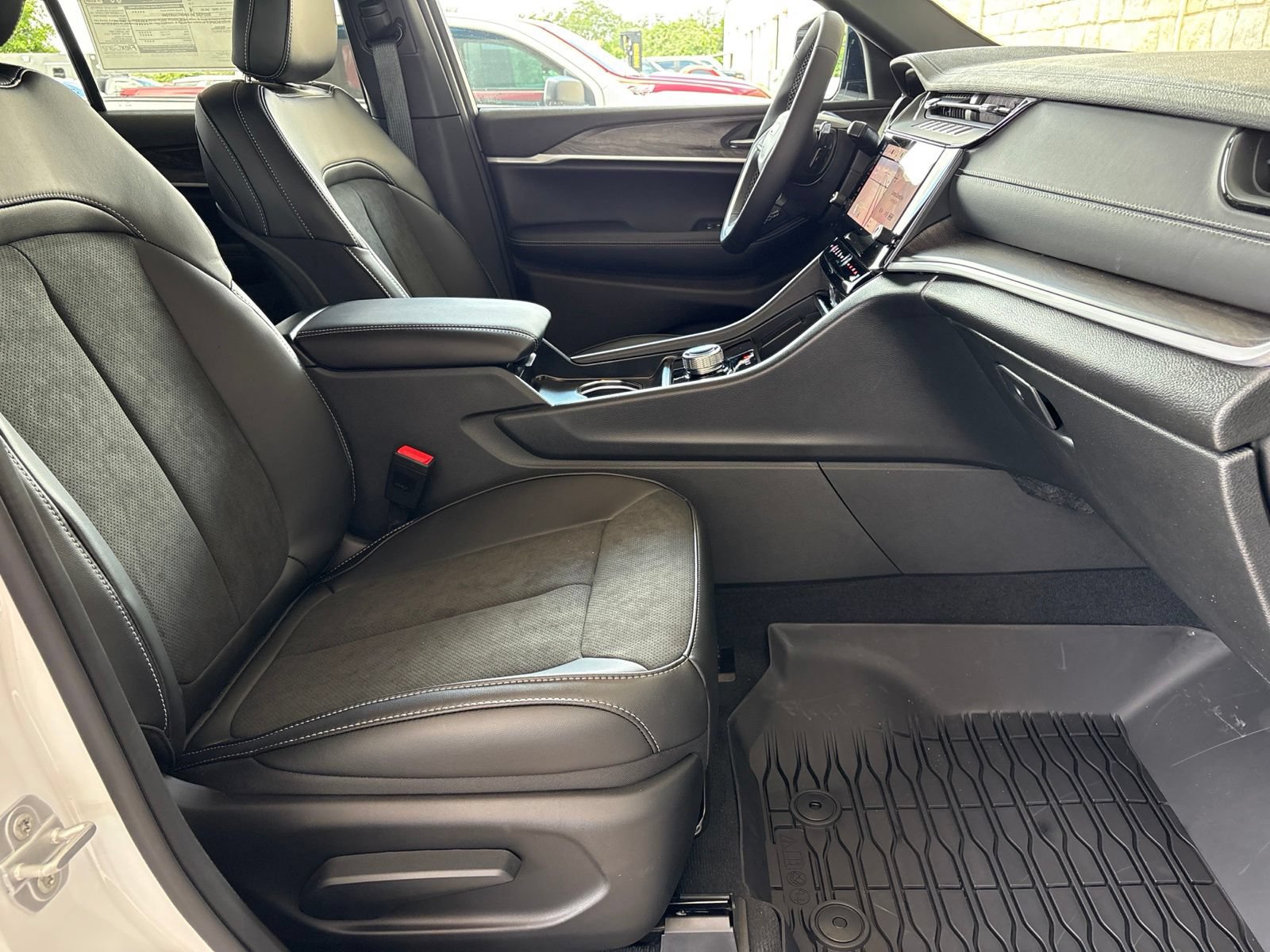 New 2026 Jeep Grand Cherokee Altitude RWD image 19