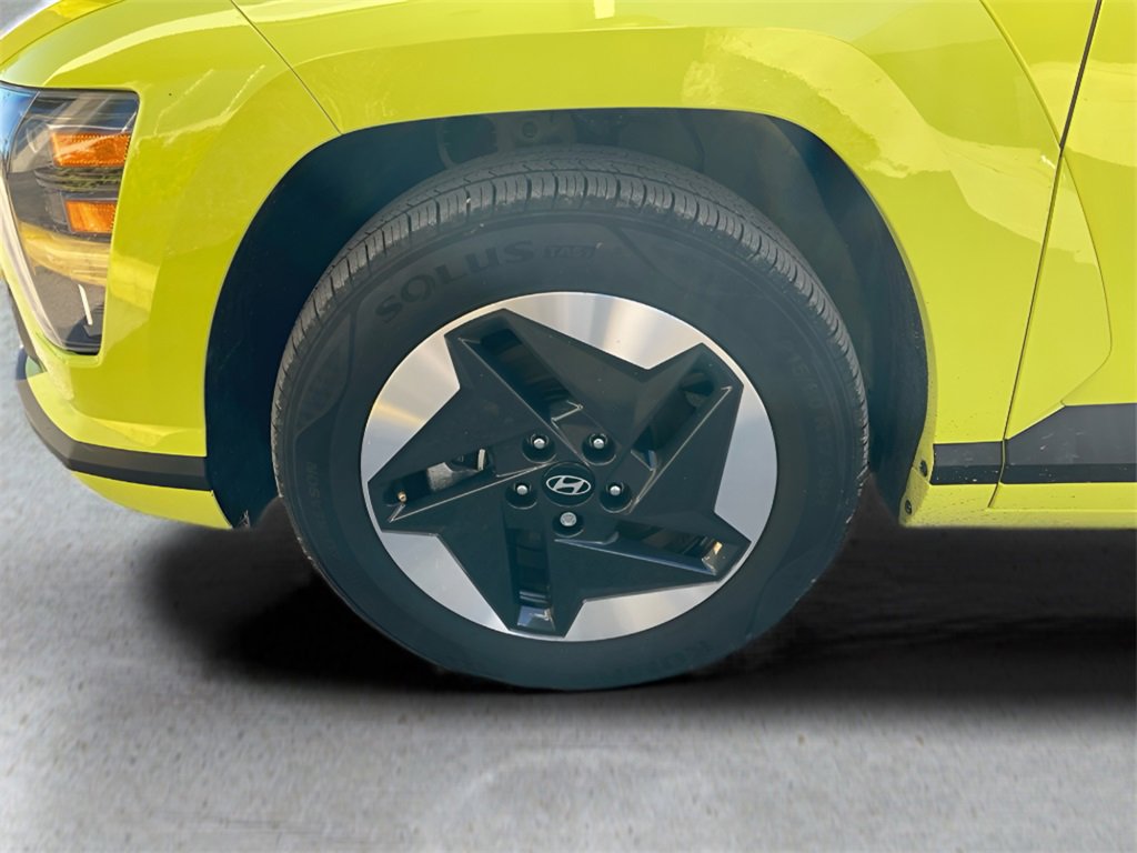 Certified 2024 Hyundai Kona SE image 9