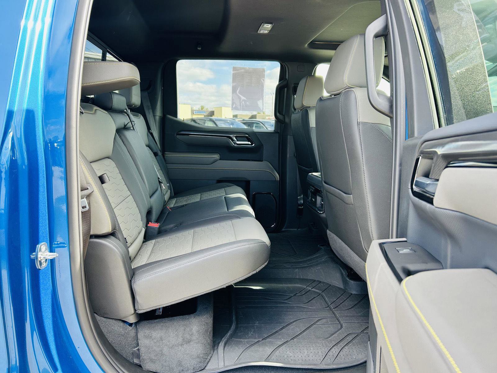 Used 2022 Chevrolet Silverado 1500 ZR2 w/ Technology Package image 35