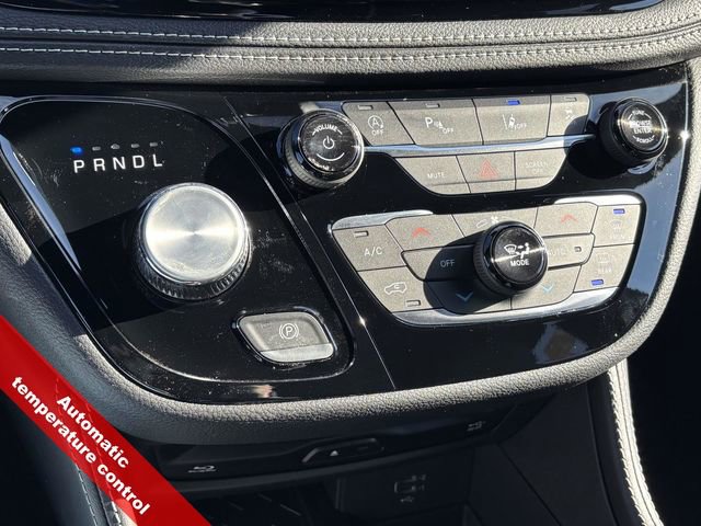 New 2026 Chrysler Pacifica Limited w/ Uconnect Theater Family Group image 34