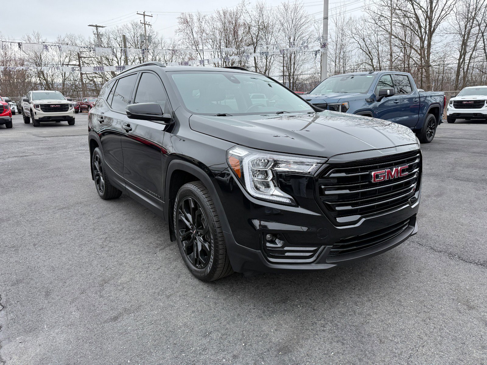 Used 2022 GMC Terrain SLT w/ Elevation Edition image 7