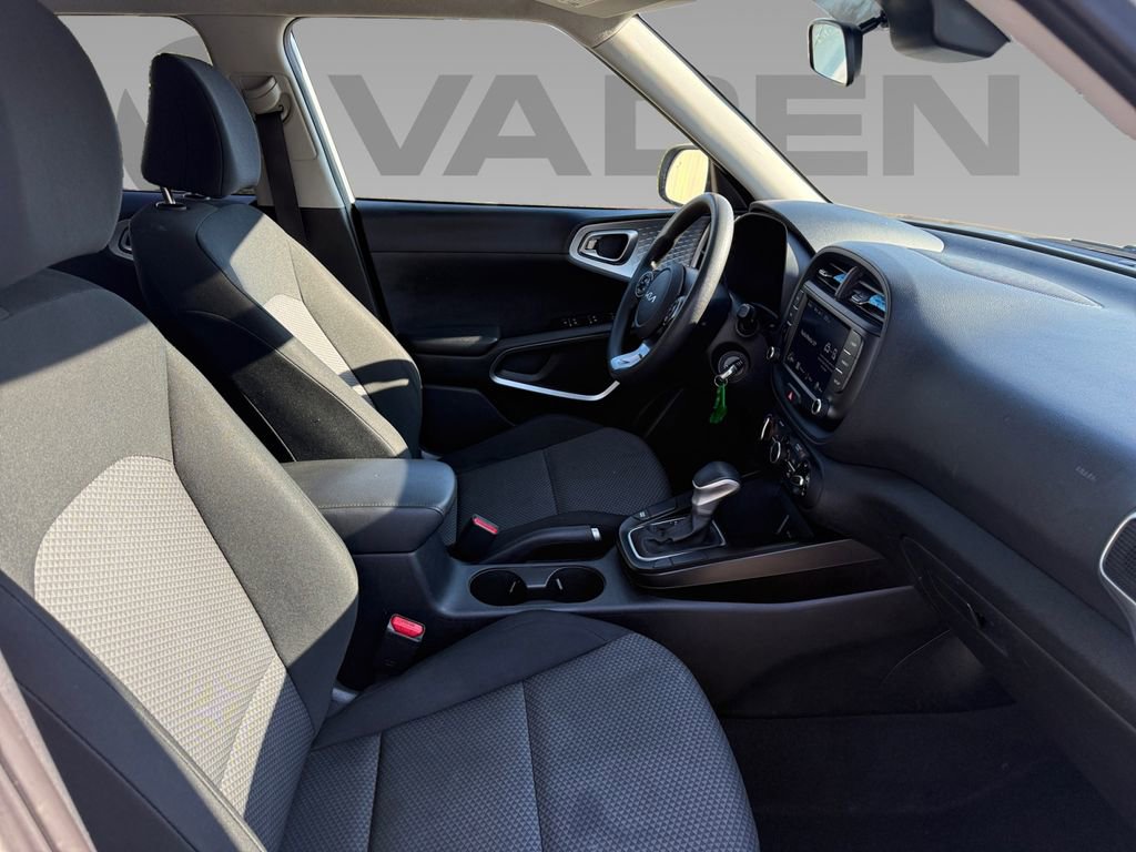 Used 2022 Kia Soul LX w/ Technology Package image 8