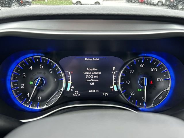 Used 2023 Chrysler Pacifica Touring-L w/ S Appearance Package image 18