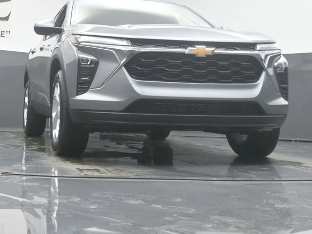 New 2026 Chevrolet Trax LS image 3