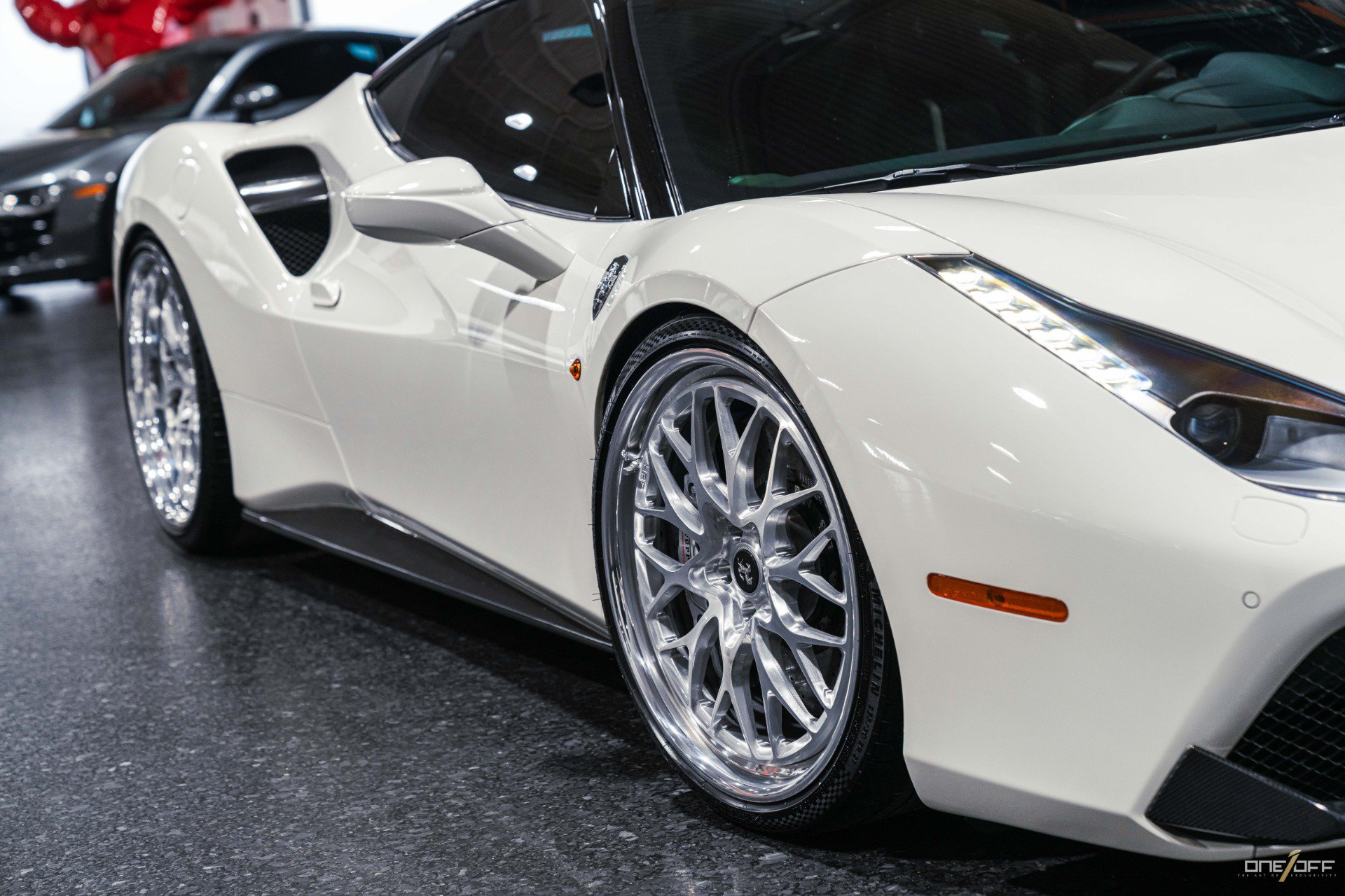Used 2016 Ferrari 488 GTB RWD image 5