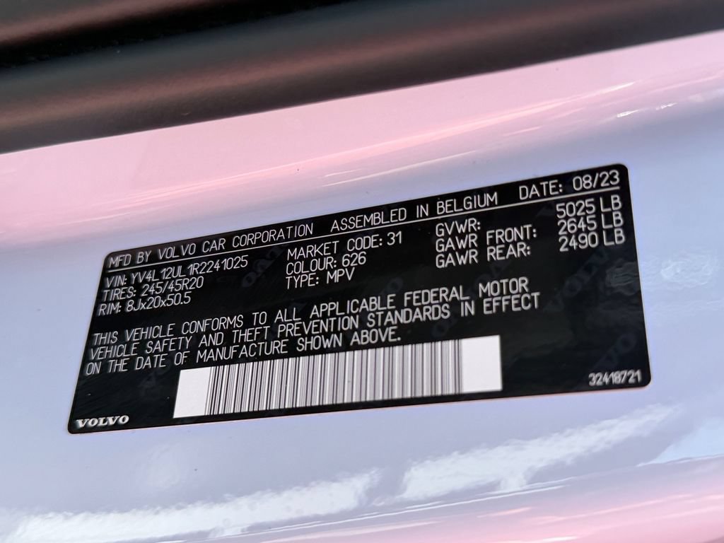 Certified 2024 Volvo XC40 B5 Plus w/ Protection Package Premier AWD/4WD image 30