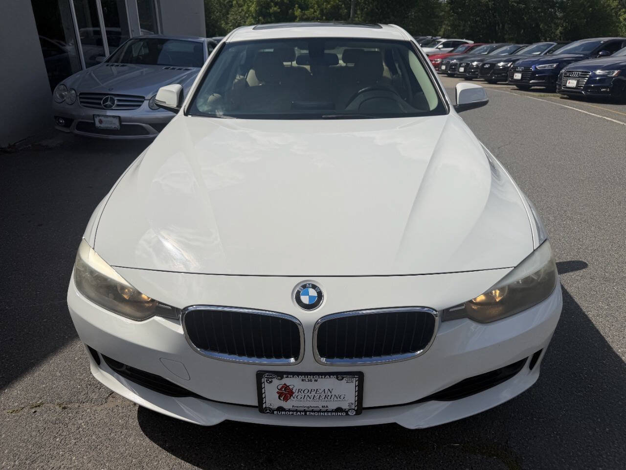 Used 2014 BMW 320i xDrive Sedan AWD/4WD image 2