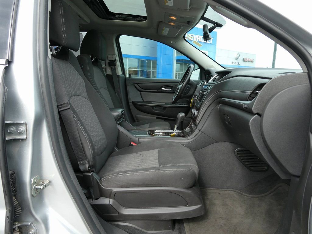 Used 2017 Chevrolet Traverse LT w/ Traveler's Package image 13