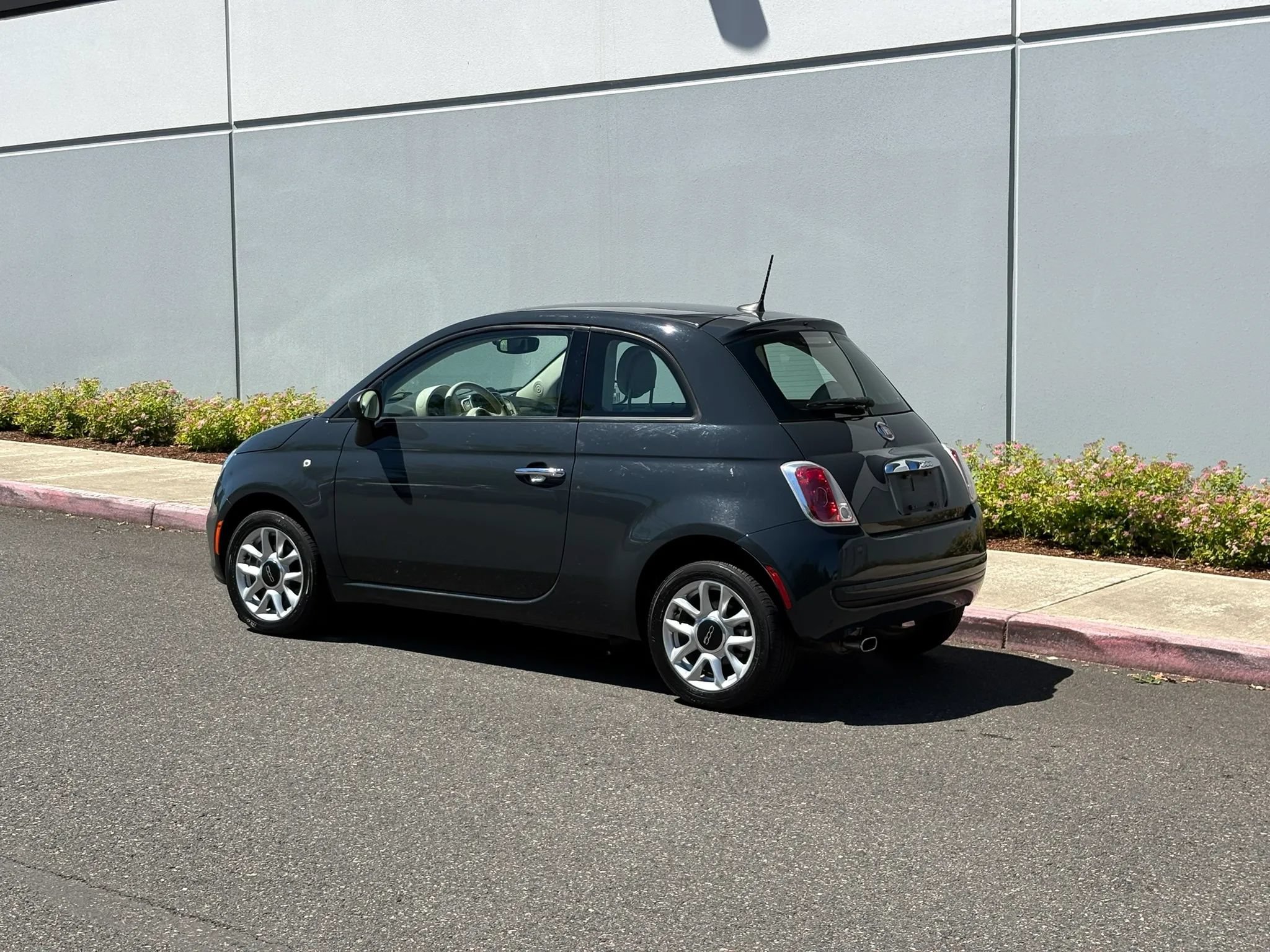 Used 2017 FIAT 500 Pop FWD image 4