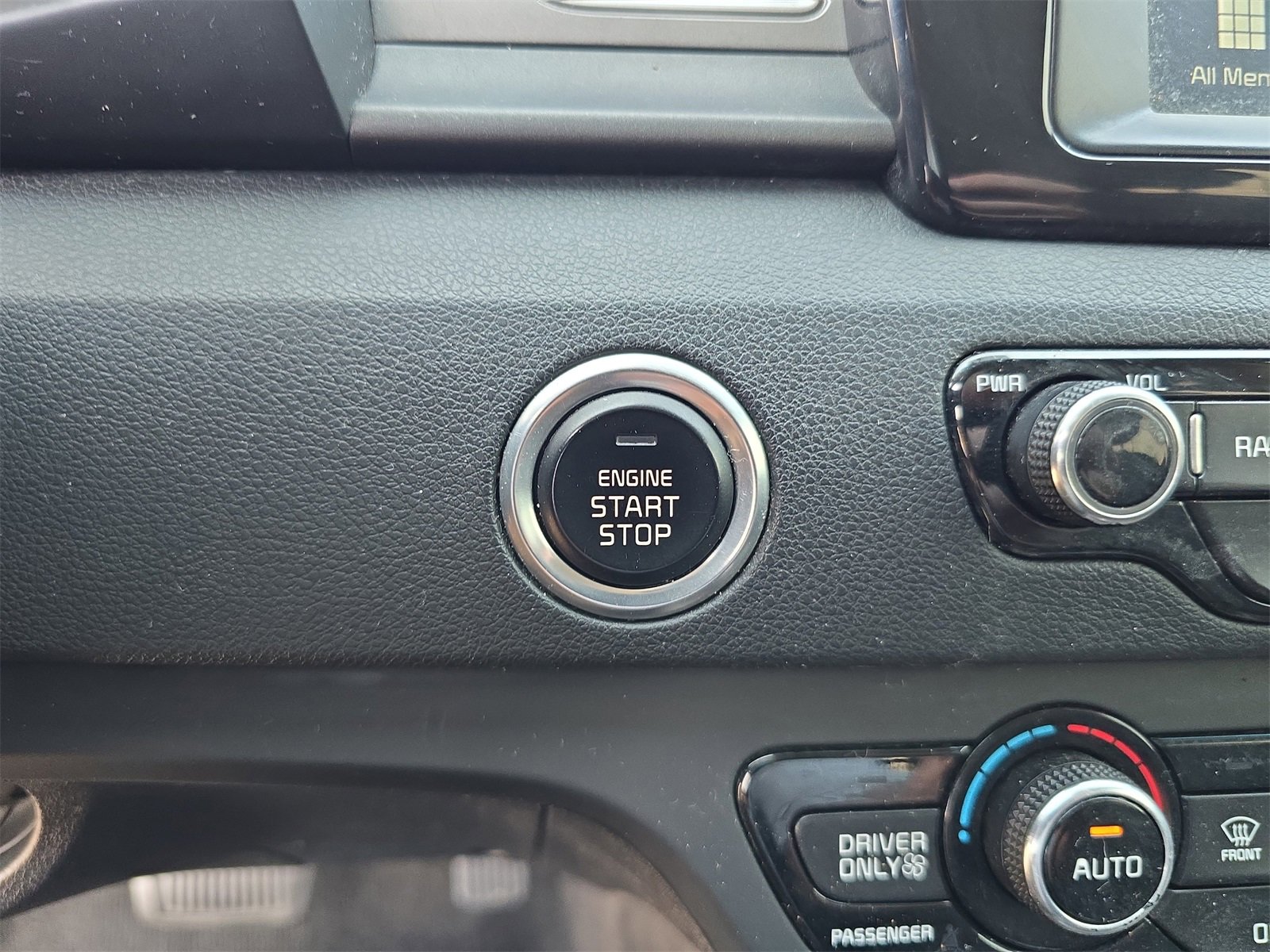 Used 2019 Kia Niro LX image 23