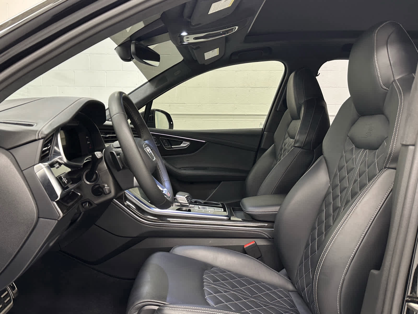 Used 2023 Audi SQ7 Prestige w/ Sport Package image 11