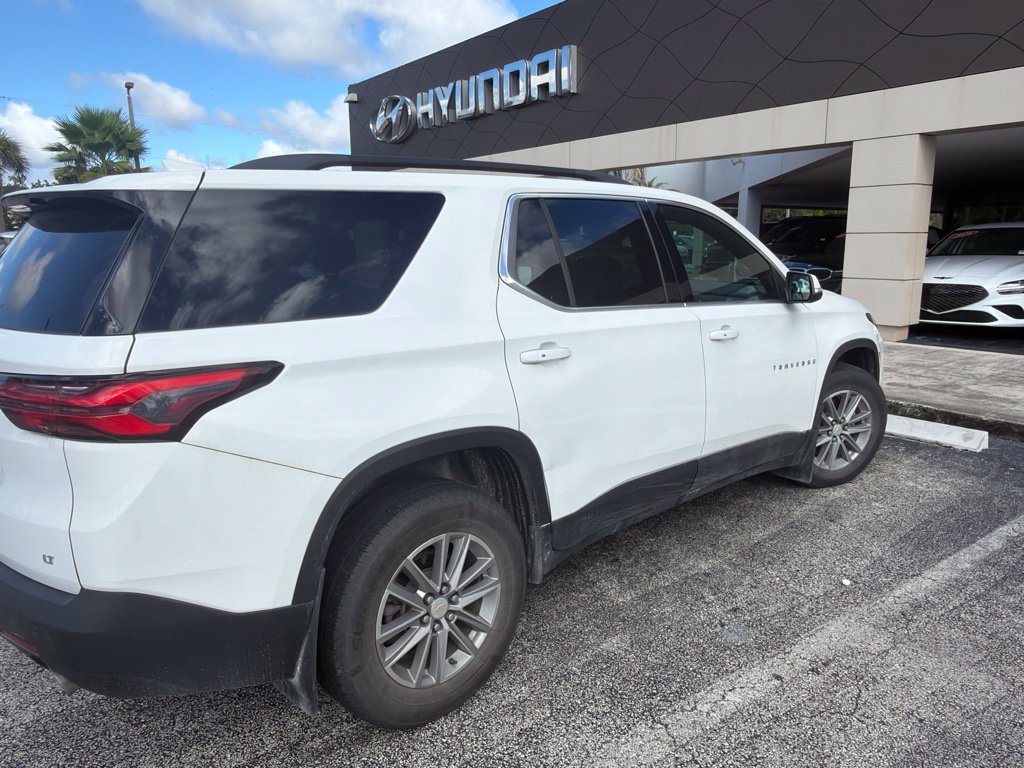 Used 2022 Chevrolet Traverse LT FWD image 4