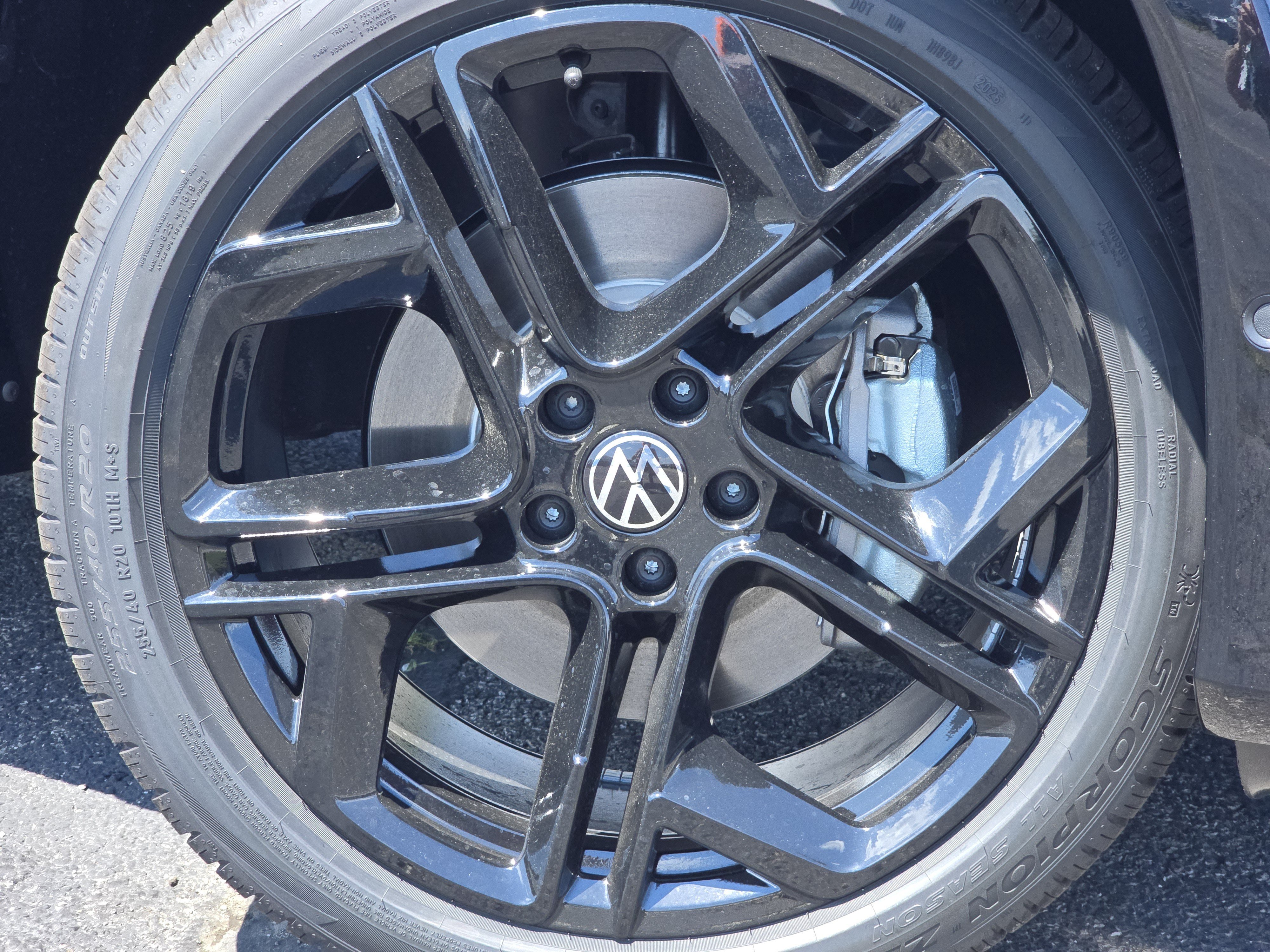 New 2026 Volkswagen Tiguan SE R-Line AWD/4WD image 15