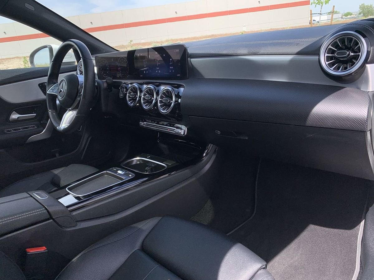 Used 2025 Mercedes-Benz CLA 250 4MATIC image 33