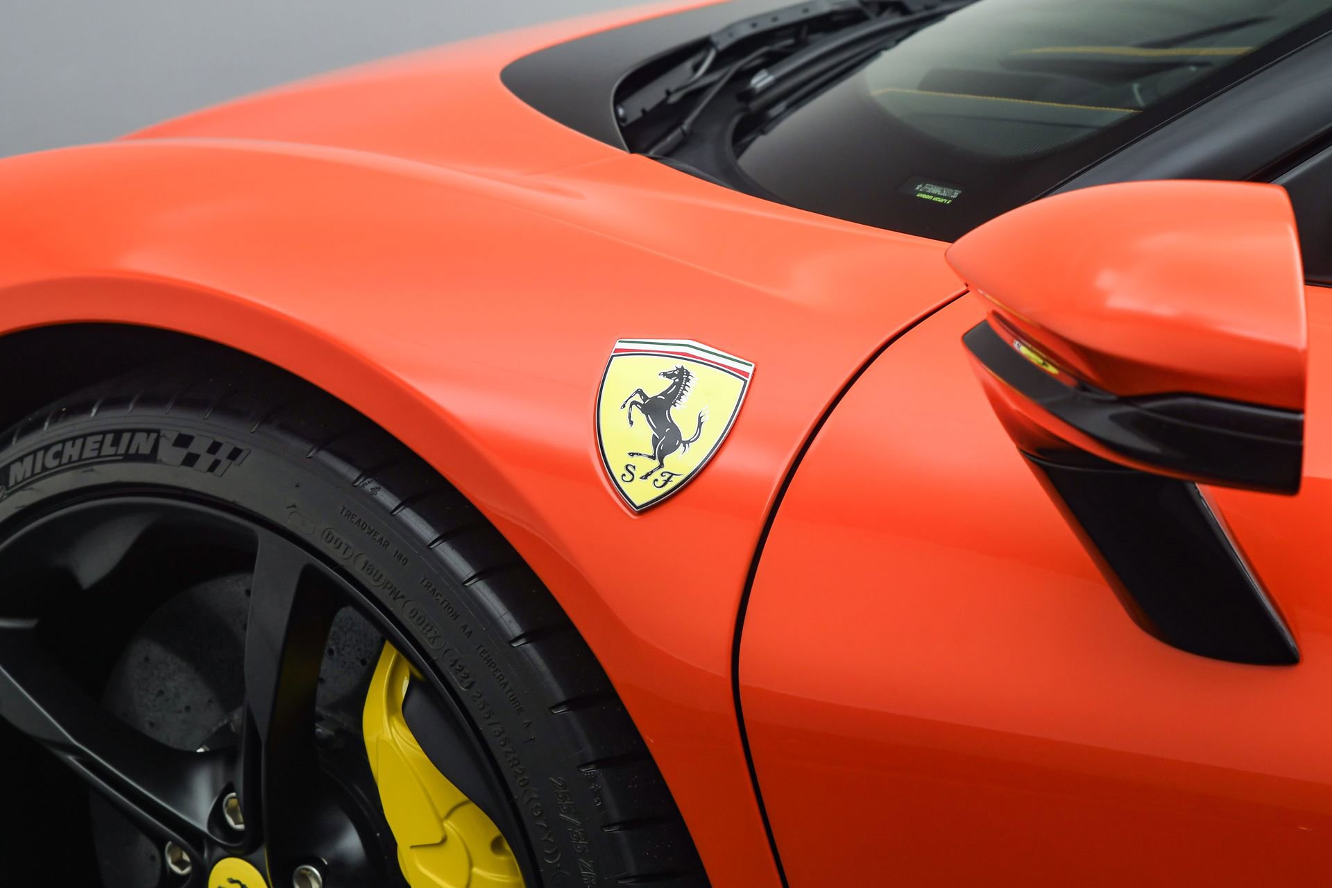 Used 2025 Ferrari SF90 Spider image 32