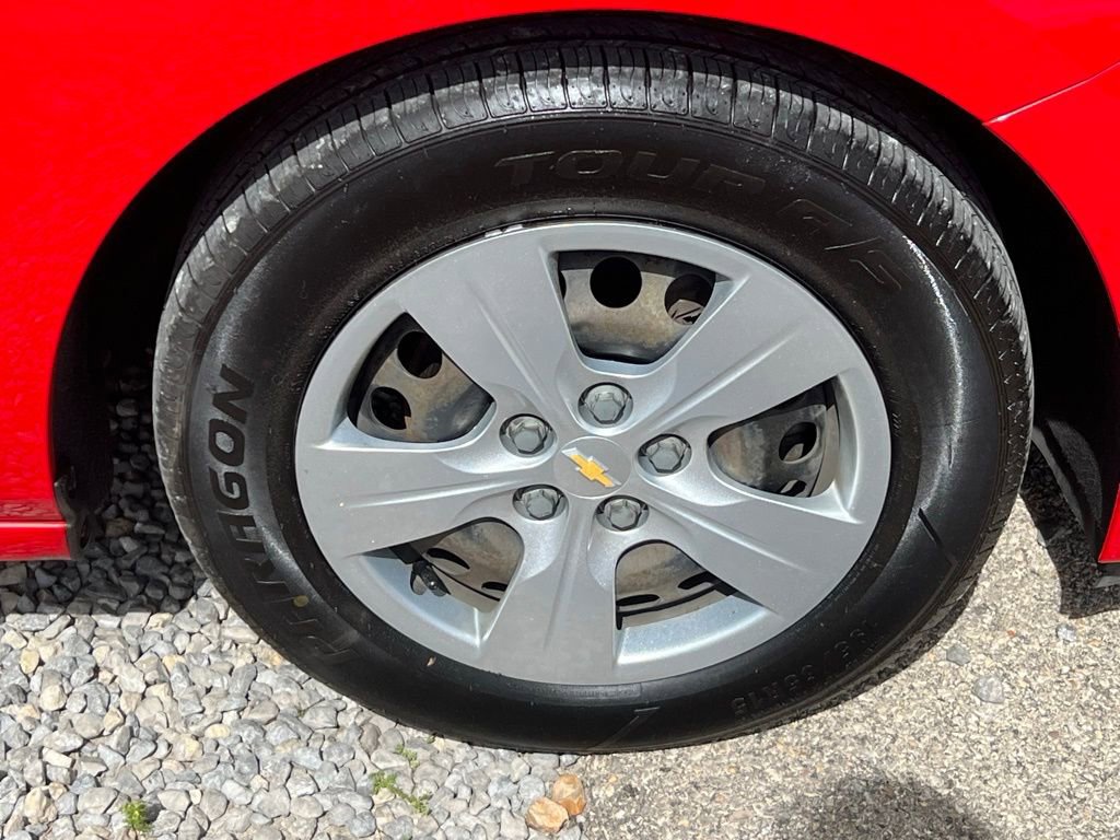 Used 2017 Chevrolet Cruze LS FWD image 10