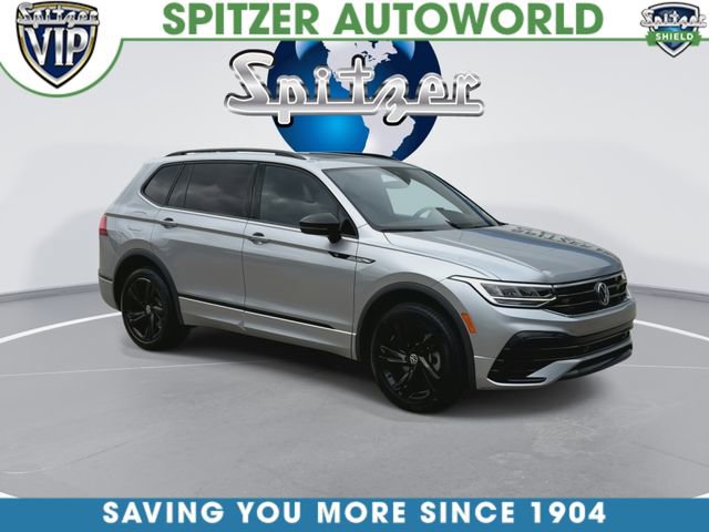 Used 2023 Volkswagen Tiguan SE R-Line AWD/4WD image 3