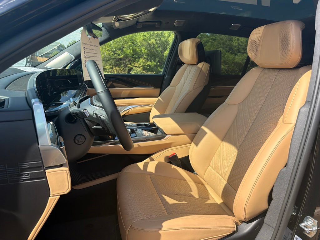 Certified 2025 Cadillac Escalade IQ Luxury 2 AWD/4WD image 11