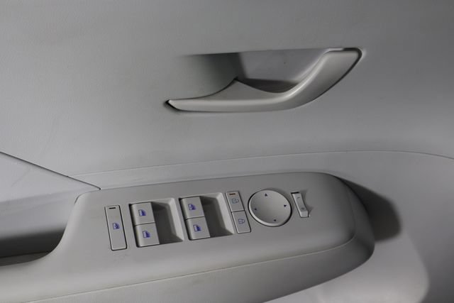 Used 2024 Hyundai Kona SE FWD image 20