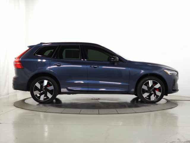 Used 2024 Volvo XC60 T8 Plus w/ Protection Package Premier image 11