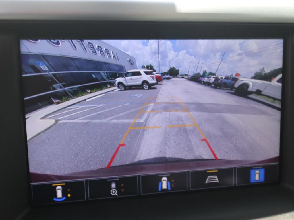 Used 2023 GMC Acadia SLT w/ Technology Package FWD image 6