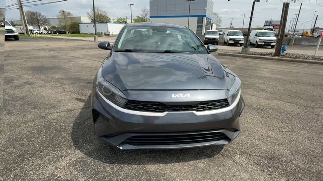 Used 2022 Kia Forte LXS FWD image 3