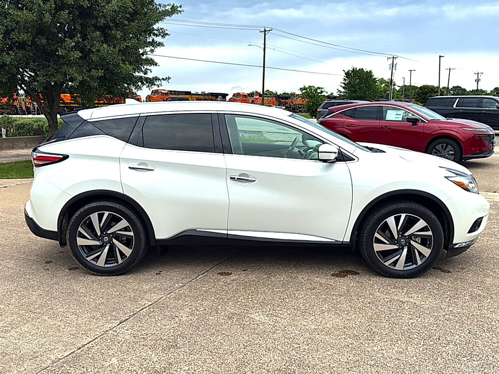 Used 2018 Nissan Murano Platinum w/ Cargo Package FWD image 4
