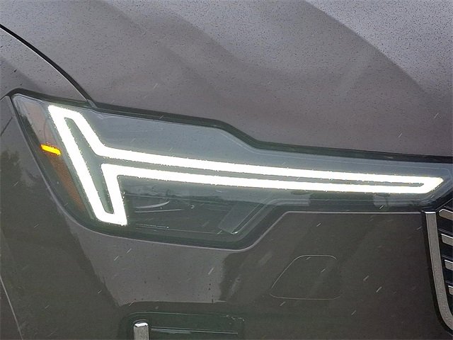 New 2025 Volvo XC90 B6 Core w/ Climate Package image 10