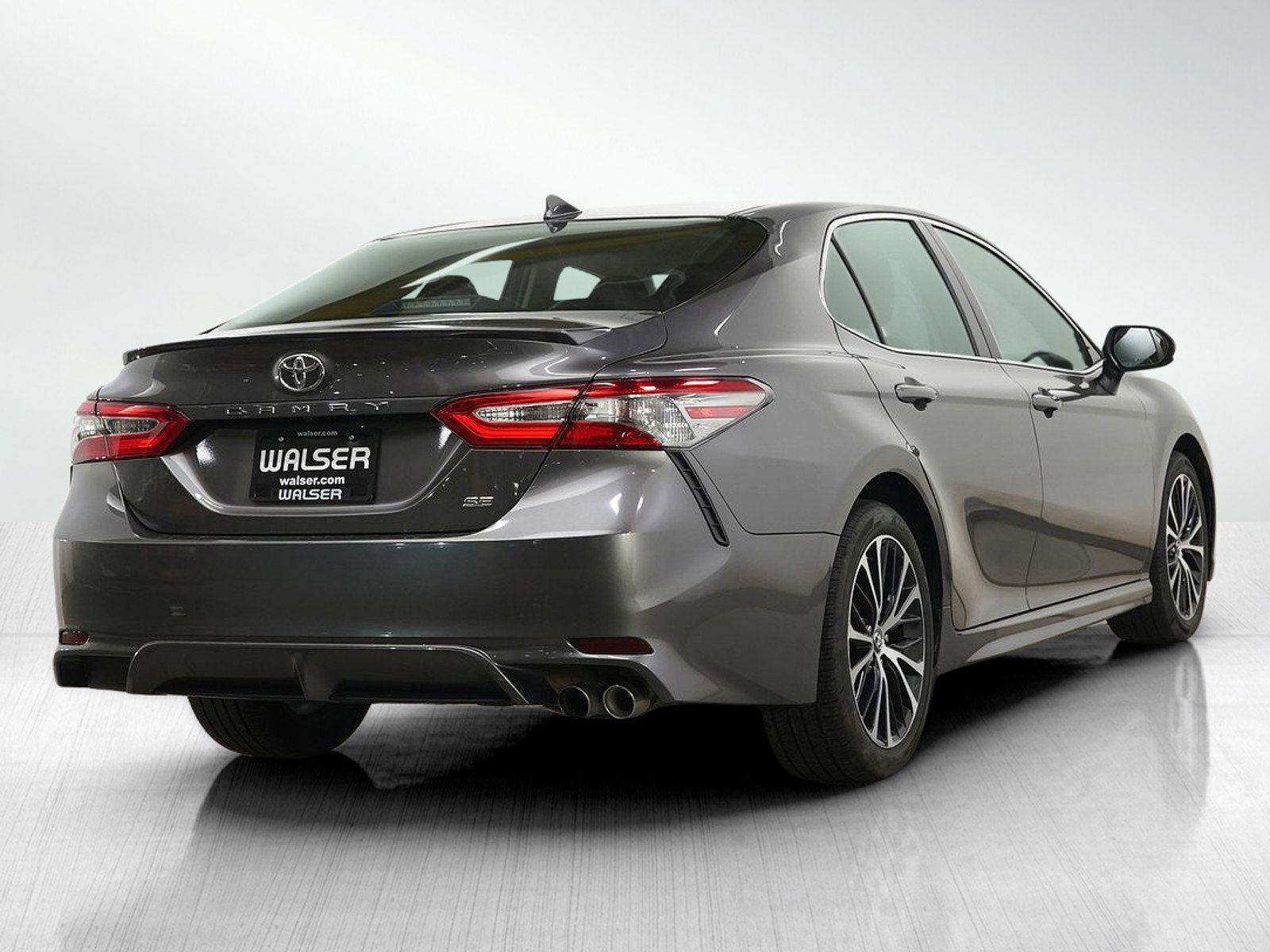 Used 2019 Toyota Camry SE FWD image 6