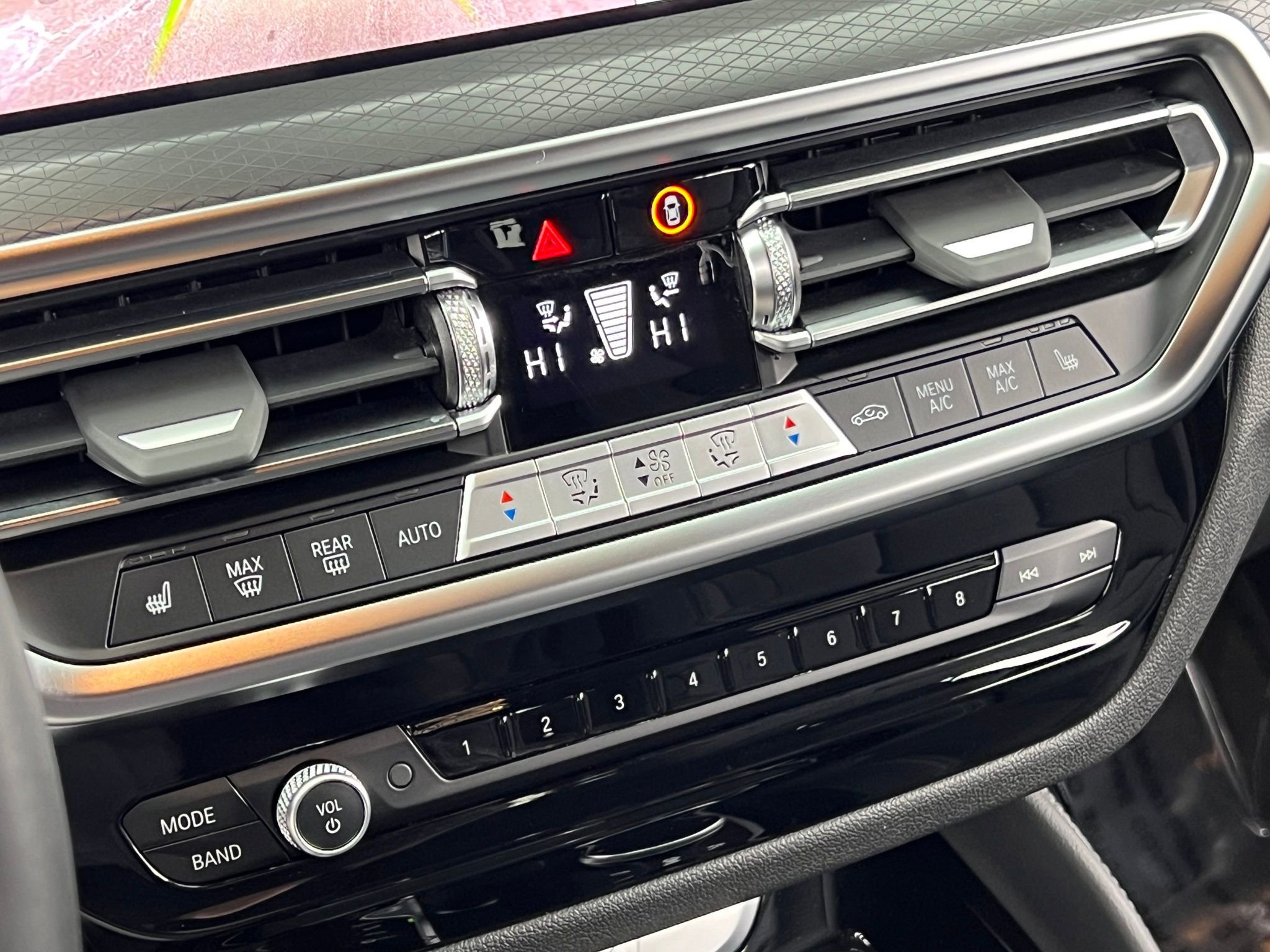 Used 2024 BMW X4 xDrive30i w/ M Sport Package image 26