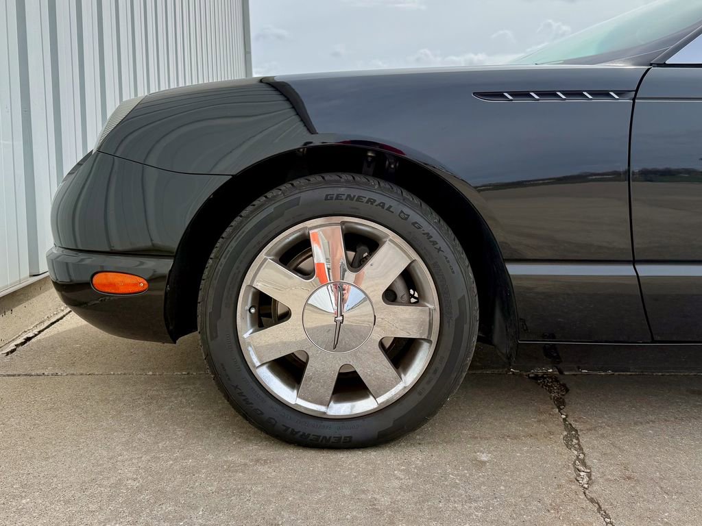 Used 2002 Ford Thunderbird image 28