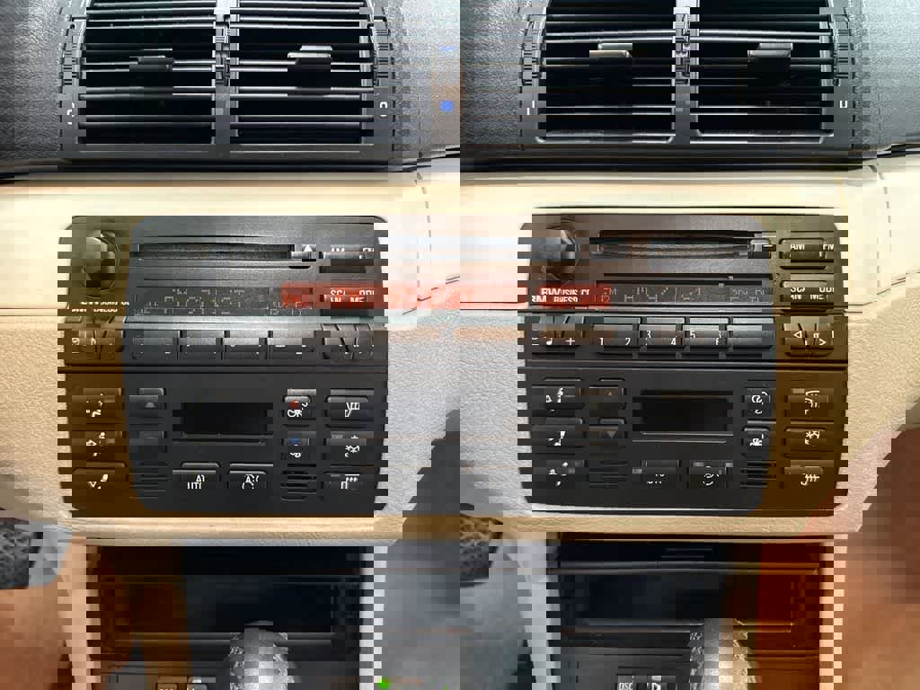 Used 2004 BMW 325Ci Coupe image 20