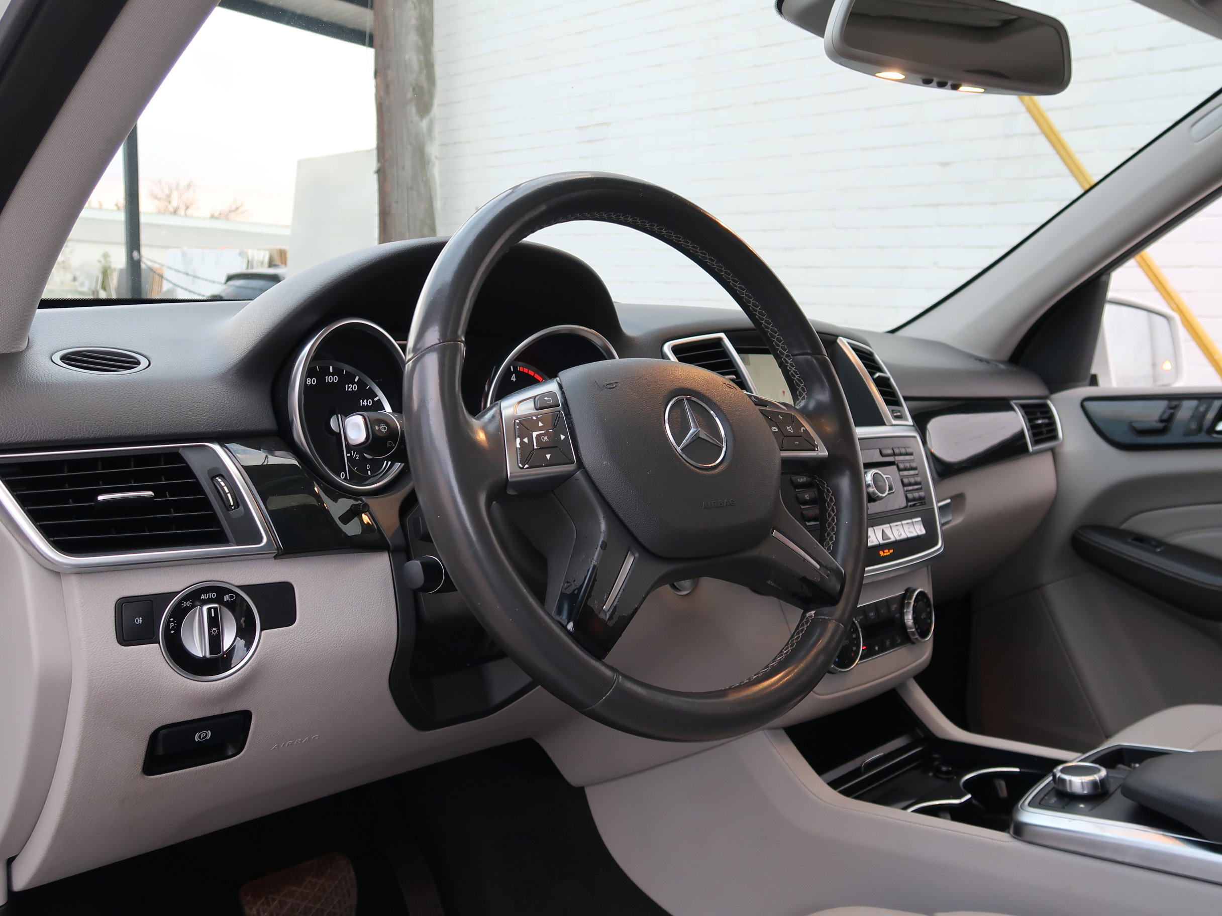 Used 2015 Mercedes-Benz ML 250 BlueTEC 4MATIC w/ Premium 1 Package image 29