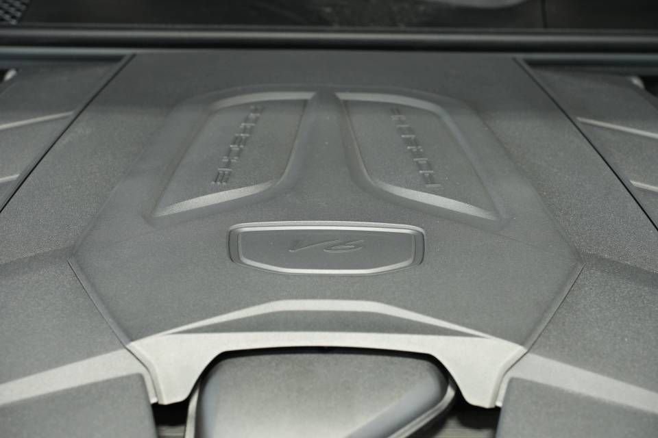 Certified 2025 Porsche Cayenne image 30