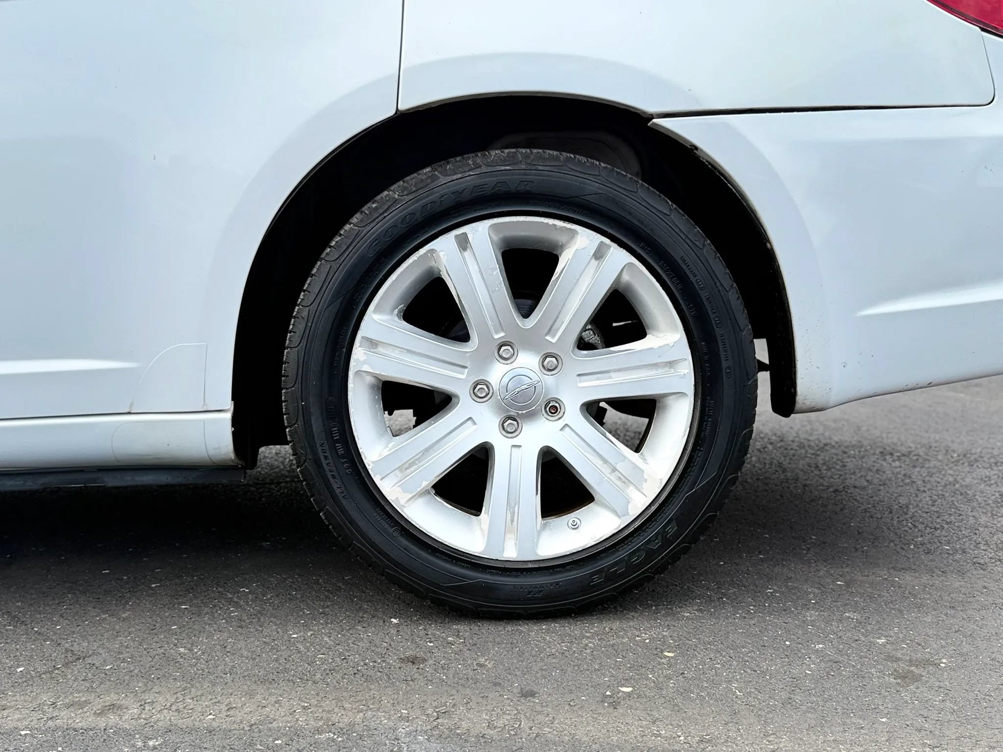 Used 2013 Chrysler 200 Touring FWD image 36