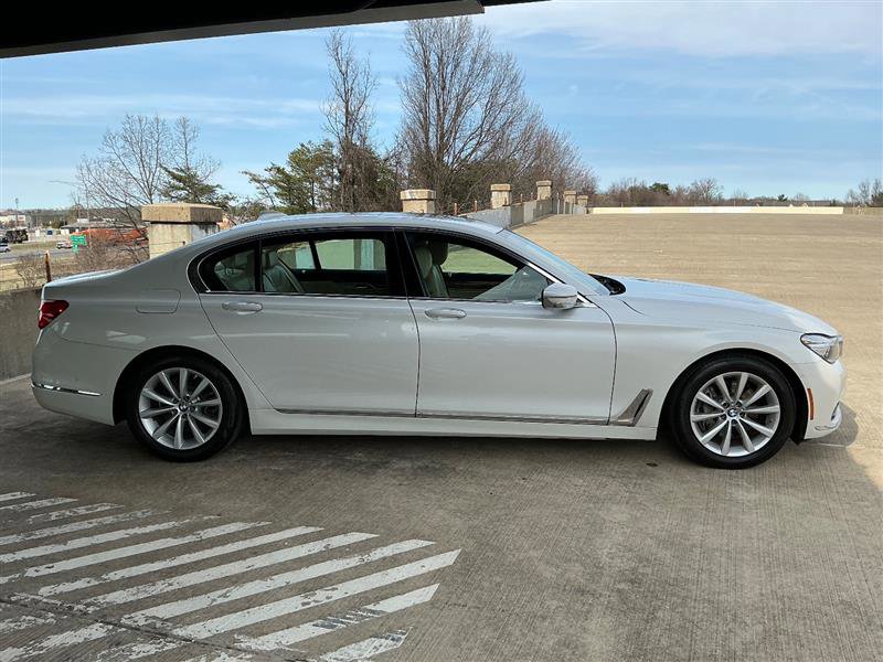 Used 2017 BMW 740i xDrive image 8