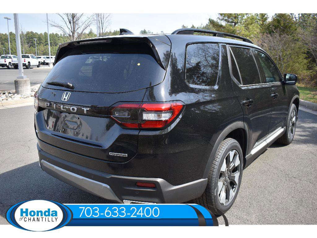 New 2026 Honda Pilot Touring image 7