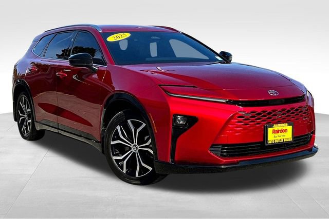 Used 2025 Toyota Crown Signia w/ Tow-Hitch Package (TMS)