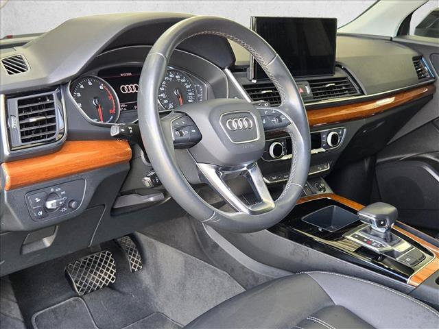 Used 2022 Audi Q5 2.0T Premium w/ Convenience Package AWD/4WD image 9