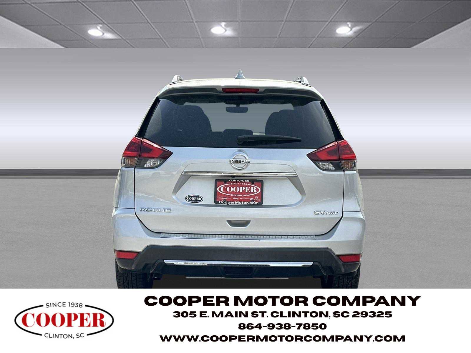 Used 2018 Nissan Rogue SV w/ Premium Package image 6